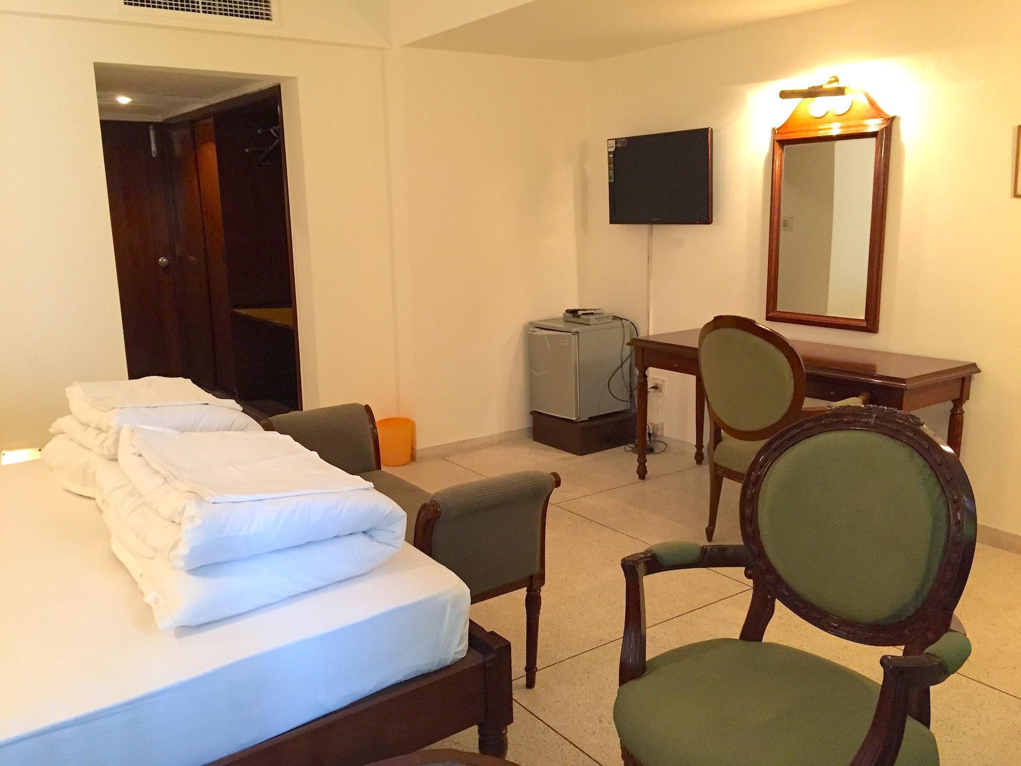 Hotel Alpana Haridwār Esterno foto