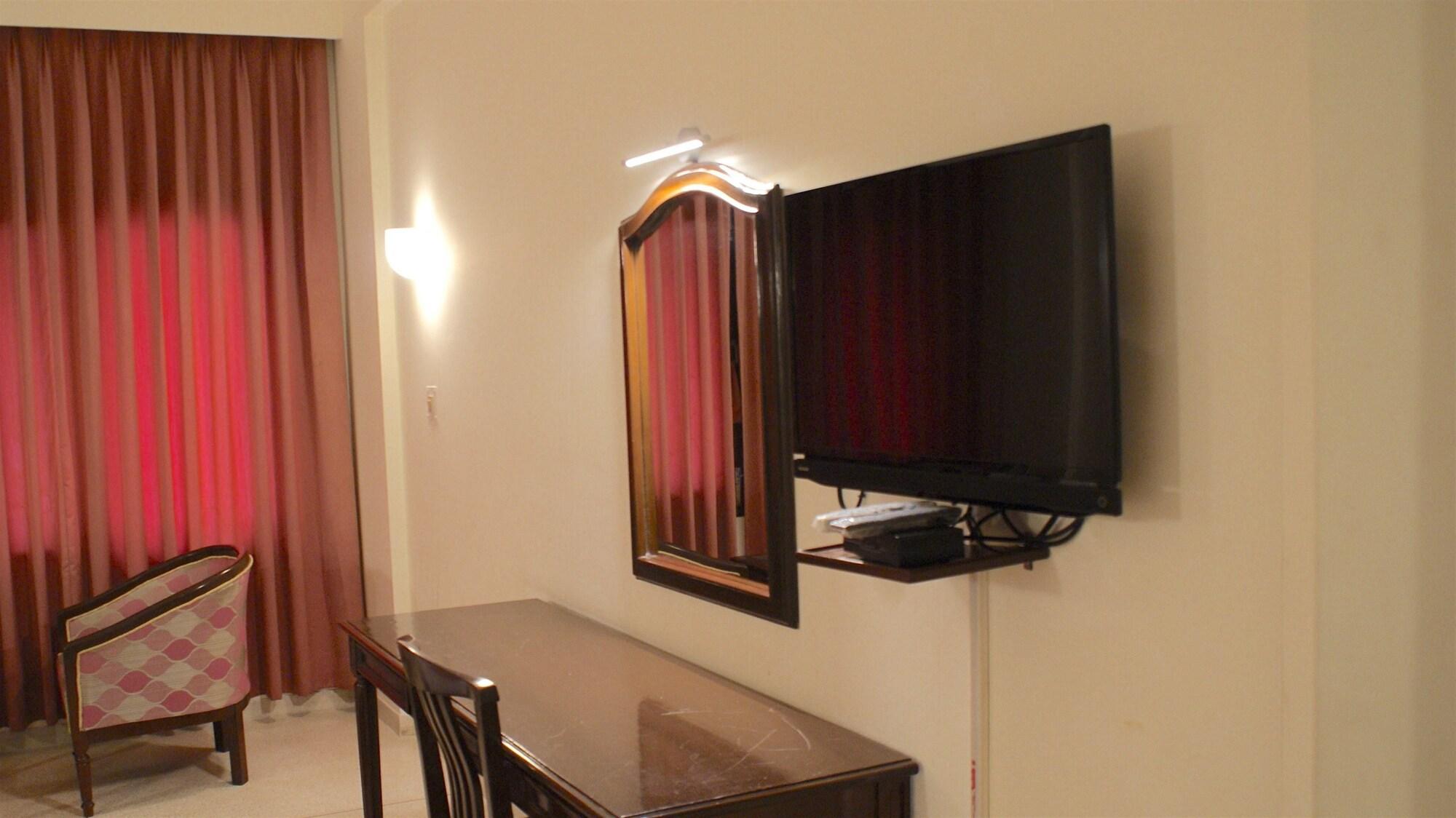 Hotel Alpana Haridwār Esterno foto