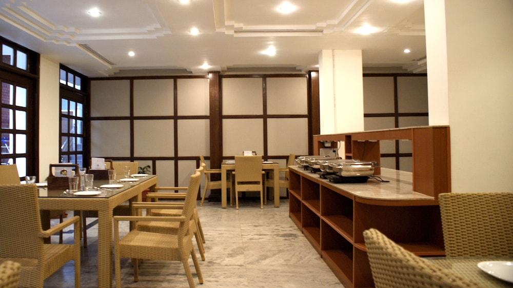 Hotel Alpana Haridwār Esterno foto