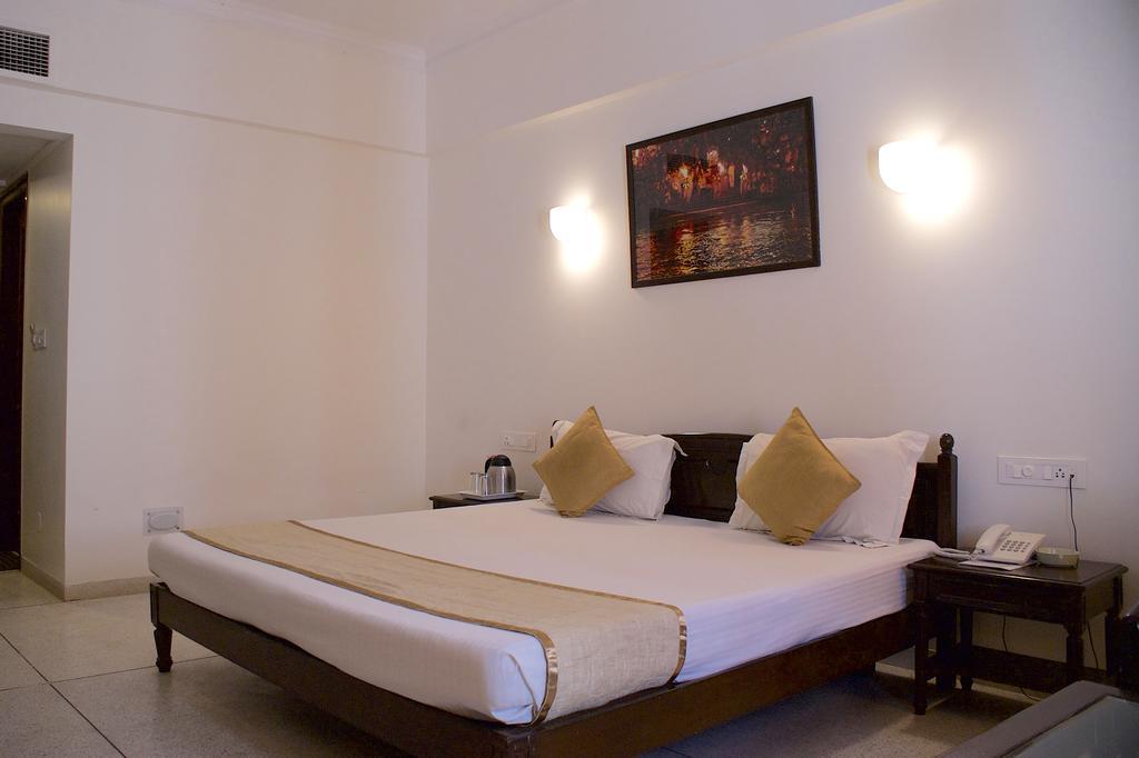 Hotel Alpana Haridwār Esterno foto