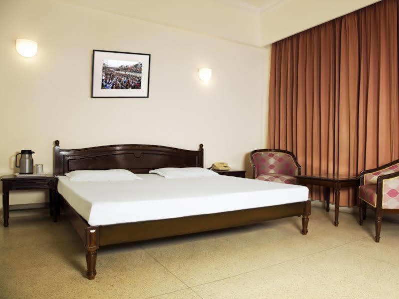 Hotel Alpana Haridwār Esterno foto