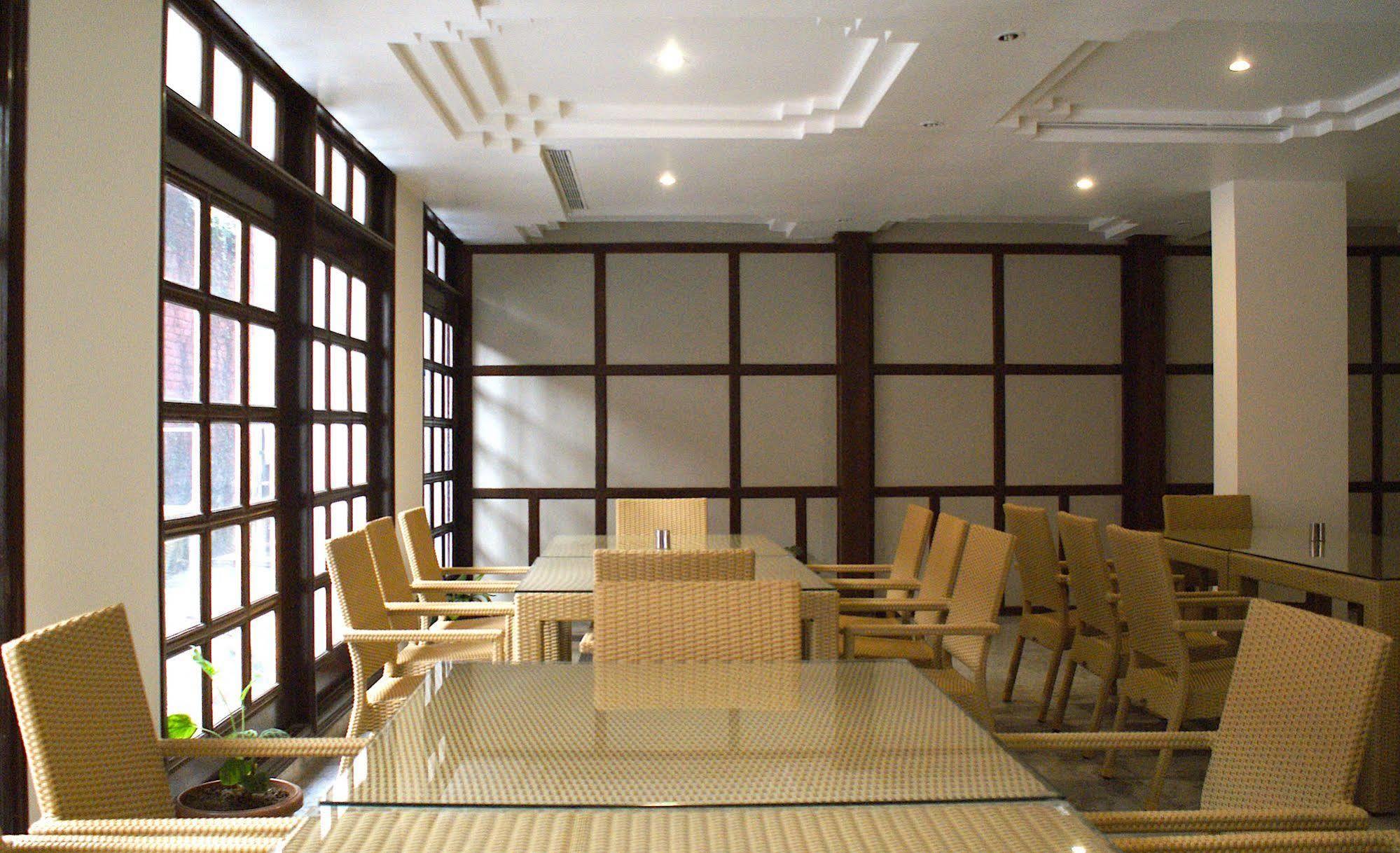 Hotel Alpana Haridwār Esterno foto